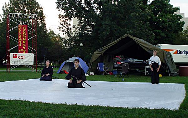 Picture (gal/Iaido/Demonstrations/Karate_for_Community_2003/DSC00466.JPG)