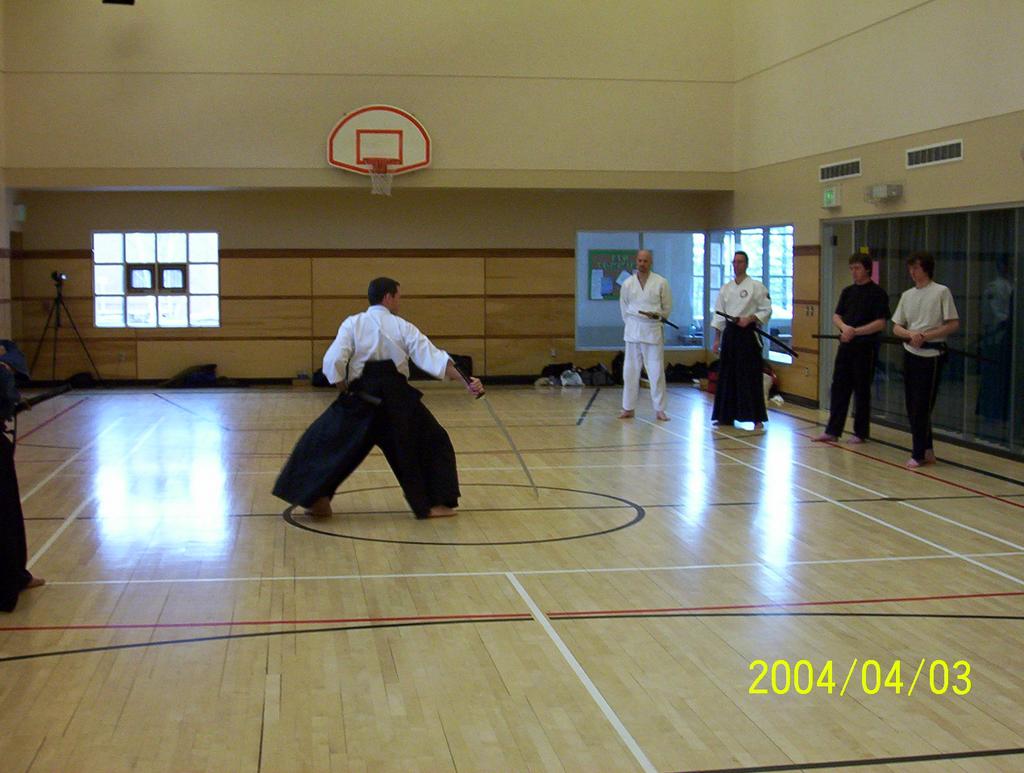 Picture (gal/Iaido/Seminars/St_Johns_and_Fredericton_2004/100_4800.jpg)