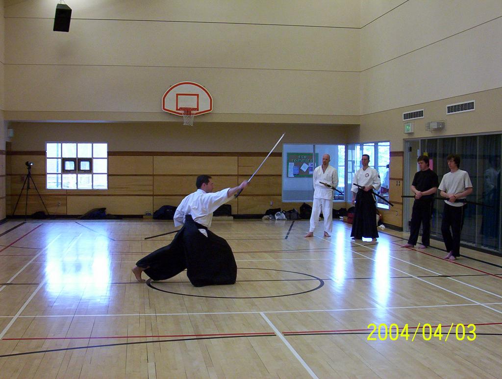 Picture (gal/Iaido/Seminars/St_Johns_and_Fredericton_2004/100_4801.jpg)
