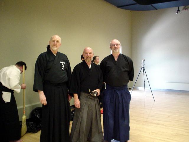 Picture (gal/Iaido/Seminars/Tameshigiri_Seminar_2003_with_Bob_Elder/dsc00176.jpg)