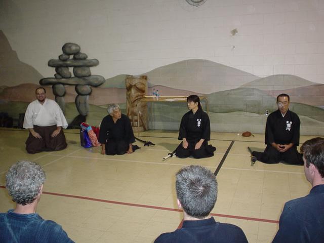 Picture (gal/Iaido/Seminars/Tateyama_2003_Seminar_with_Kikkawa_and_Hatakenaka_sensei/dsc00757.jpg)