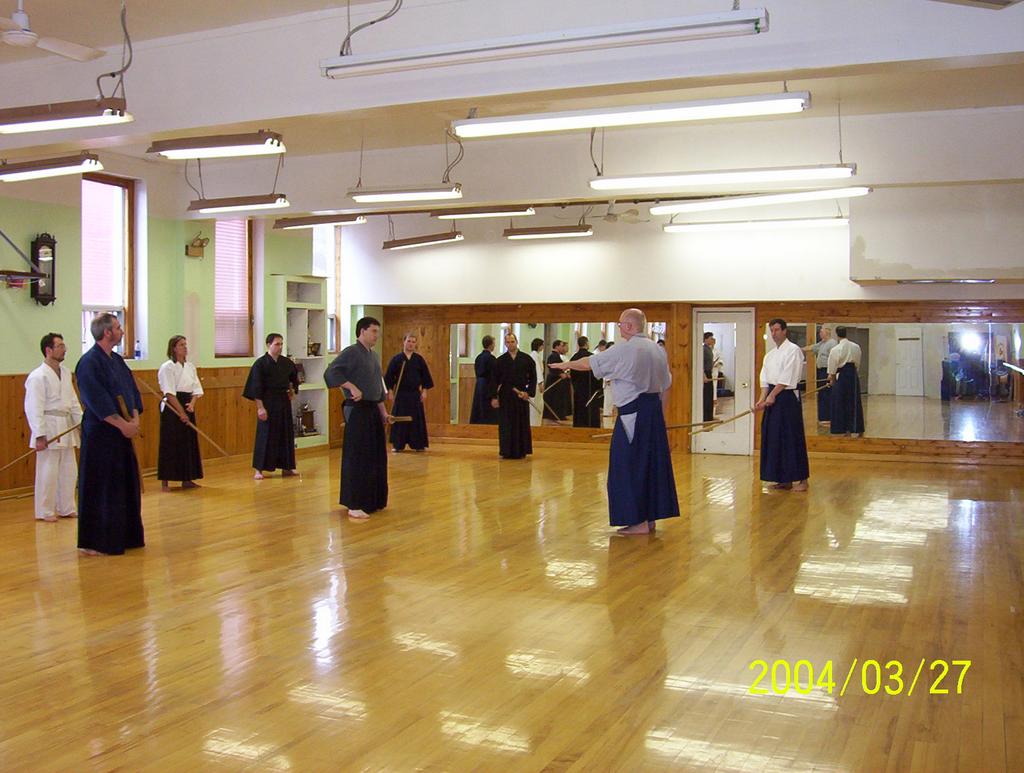 Picture (gal/Iaido/Seminars/Tateyama_2004_Jodo_Seminar/100_4660.jpg)
