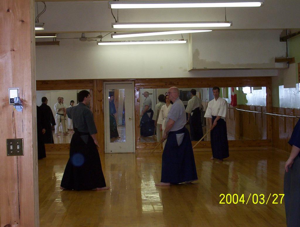 Picture (gal/Iaido/Seminars/Tateyama_2004_Jodo_Seminar/100_4673.jpg)