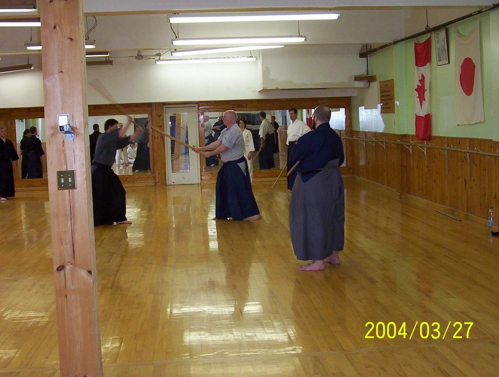Picture (gal/Iaido/Seminars/Tateyama_2004_Jodo_Seminar/100_4677.jpg)