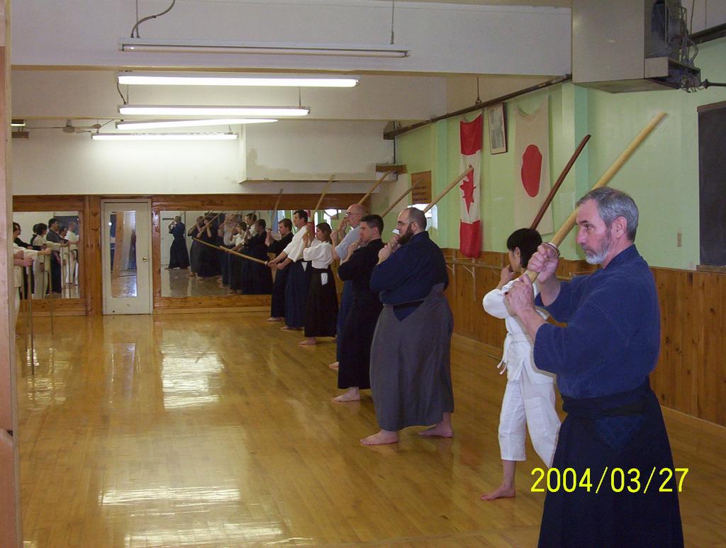 Picture (gal/Iaido/Seminars/Tateyama_2004_Jodo_Seminar/100_4688.jpg)