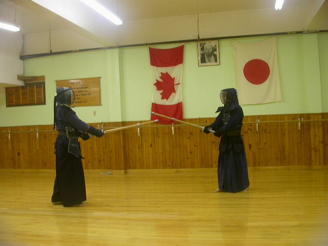 Picture (gal/Kendo/Seminars/2004_-_Visit_of_Yoshikai_Sensei_6_dan/DSCN1323.JPG)